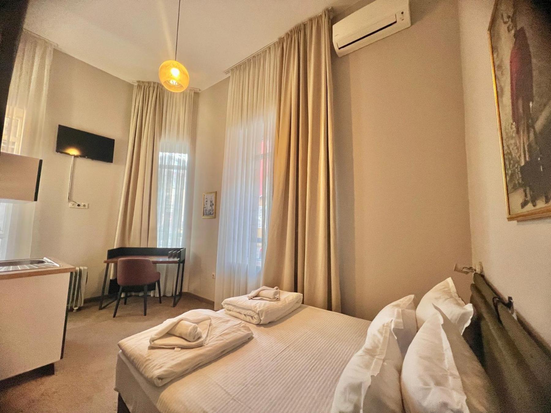 Just Hotel