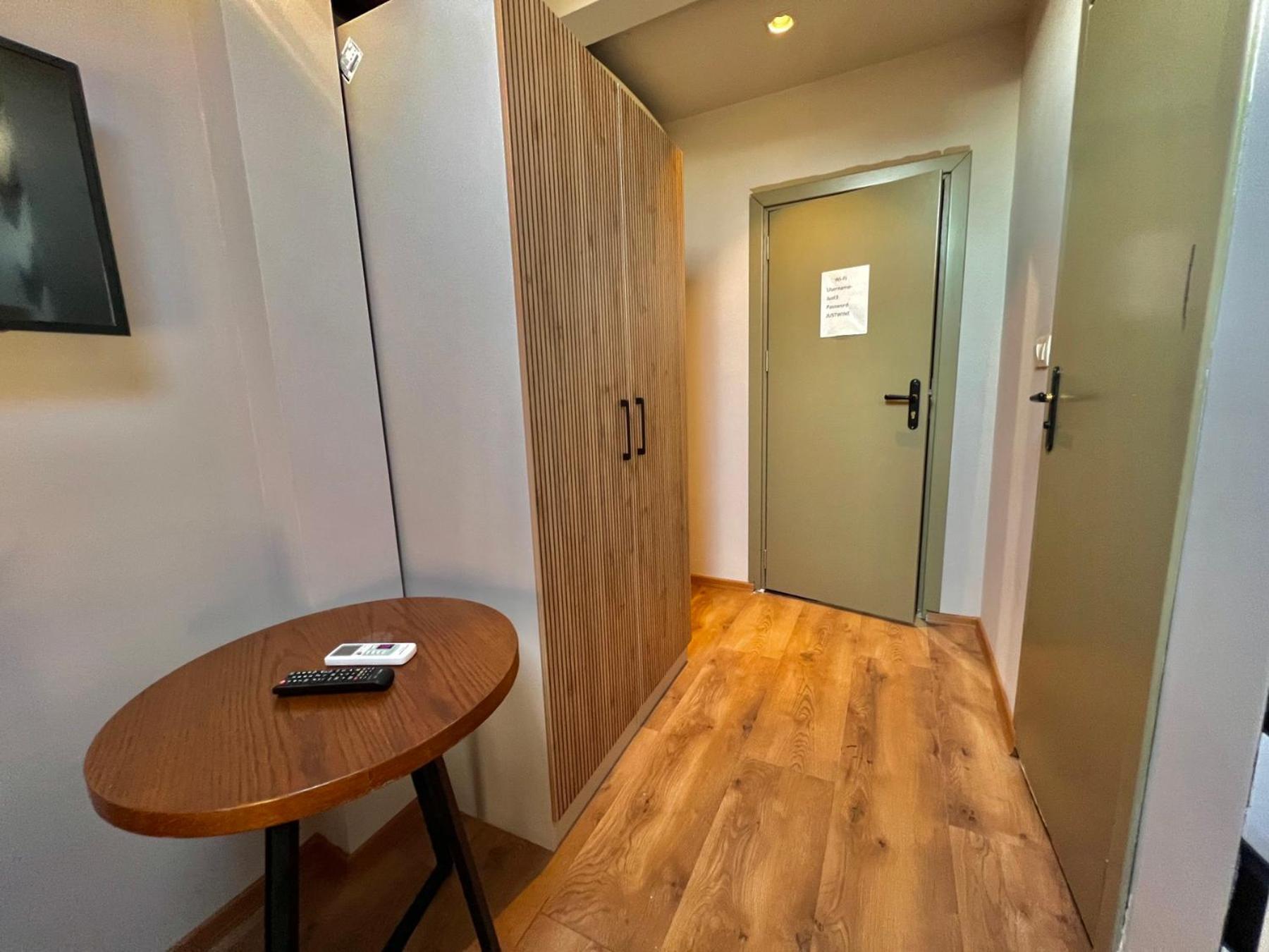 Hotel Just 2*
